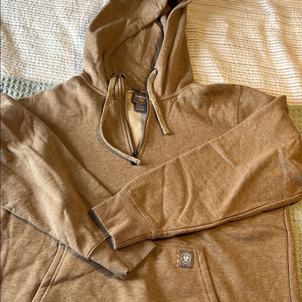 NWOT Ariat 1/4 zip hoodie